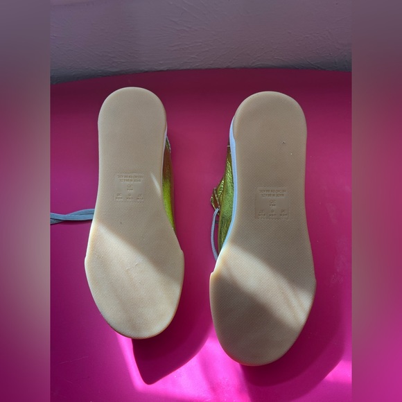 NWOT Smidt Gold Sneakers - Picture 4 of 8